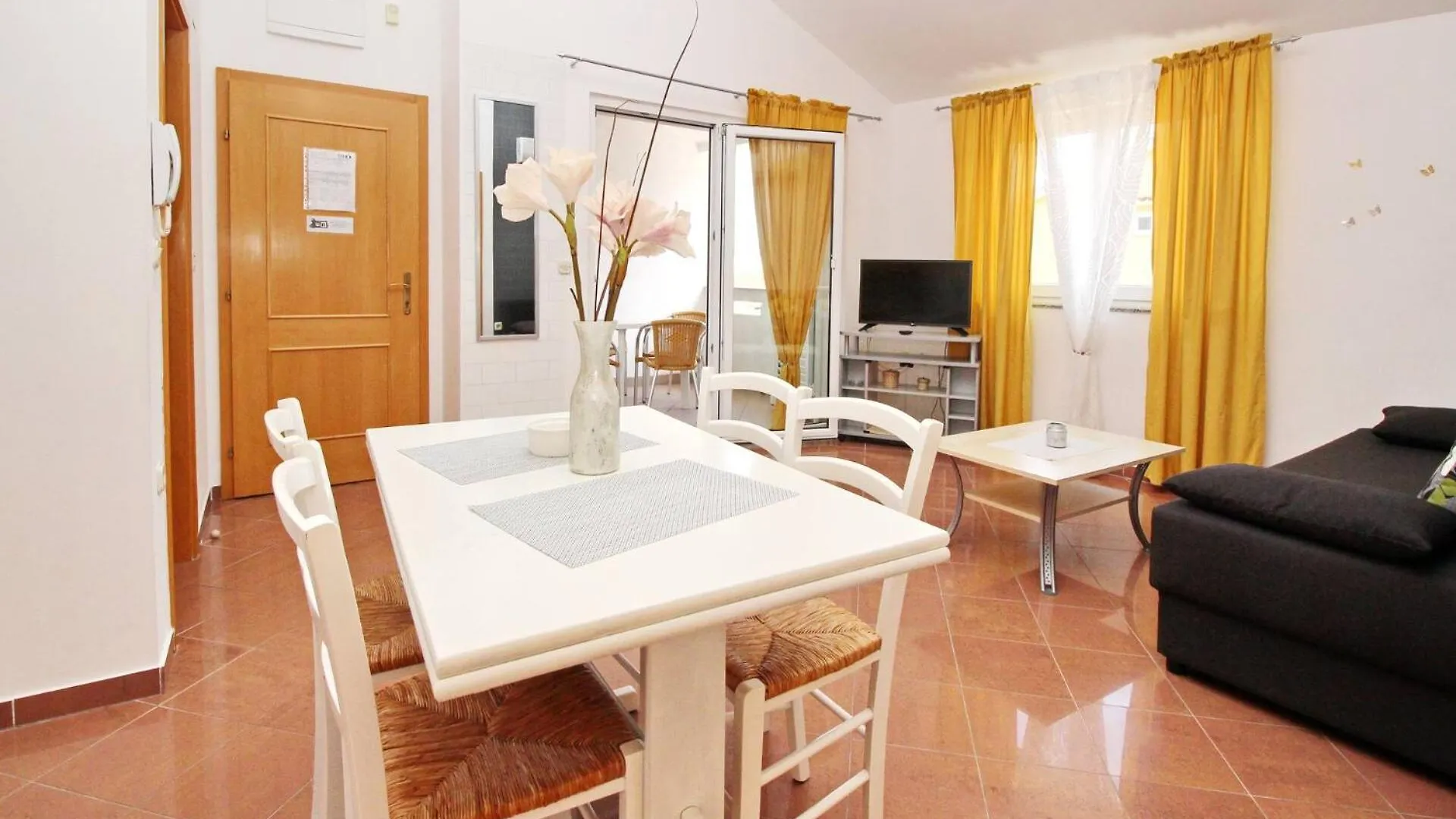 Apartments Brnic Nara Baska