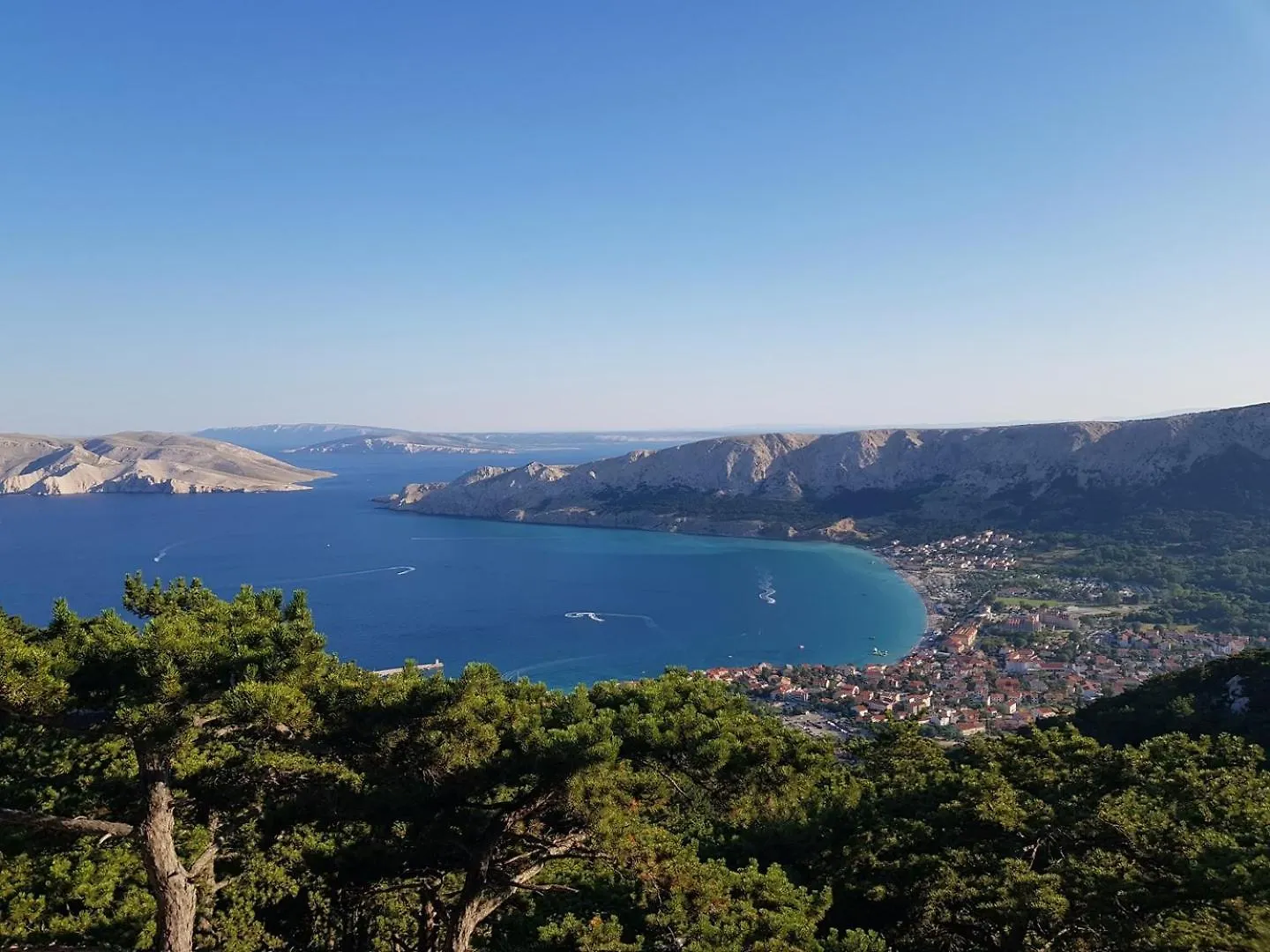 Apartments Brnic Nara Baska  0*, Baska (Krk) Croatia