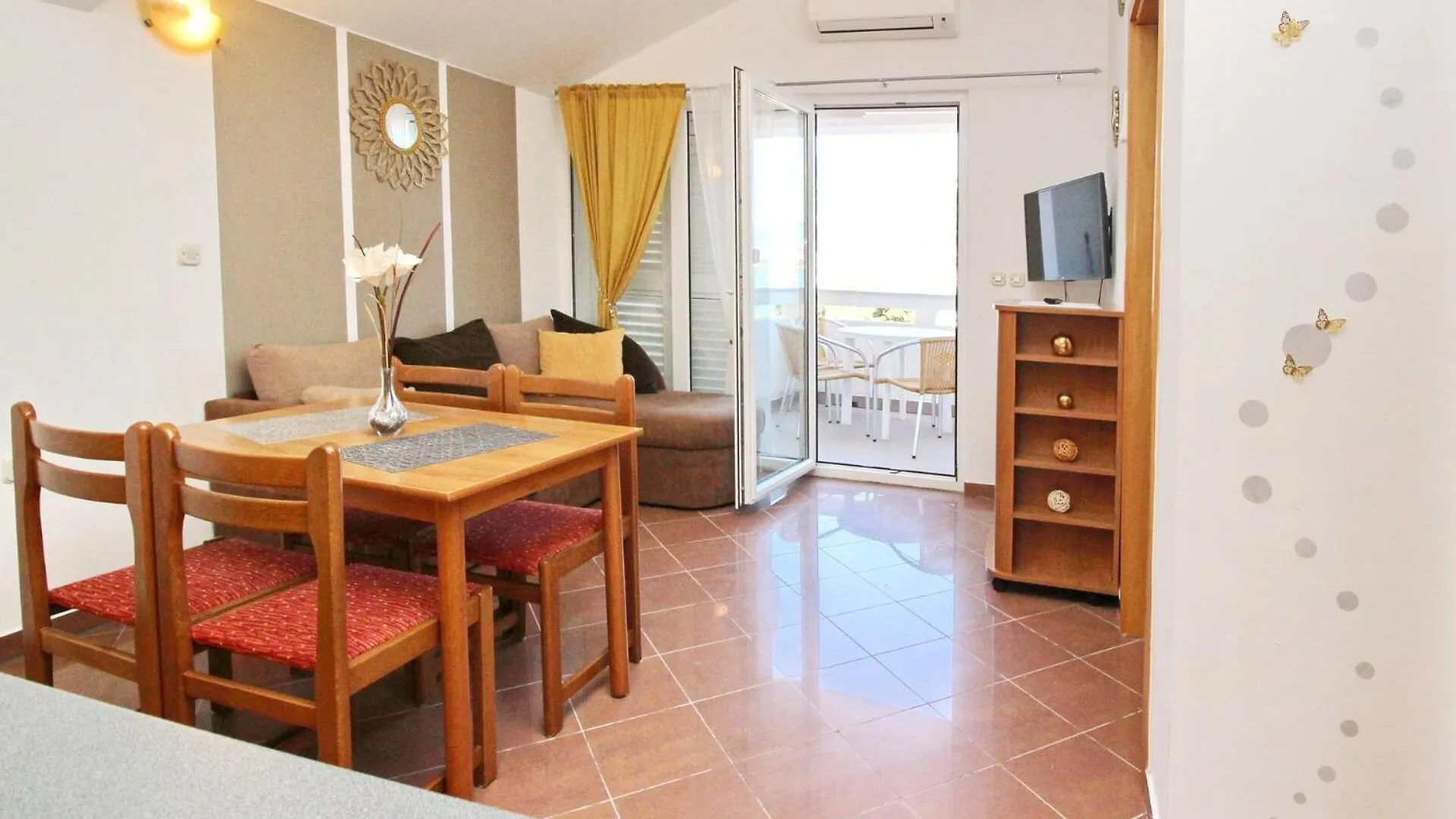 Apartments Brnic Nara Baska  Croatia